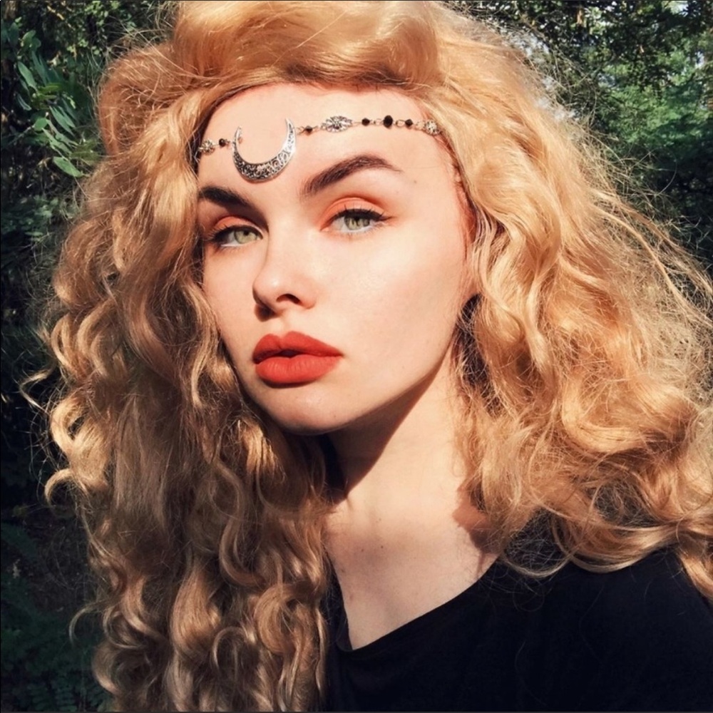 - 22” Strawberry Blonde Curly Wavy Lace Front Wig *NEW* - Picture 3 of 13